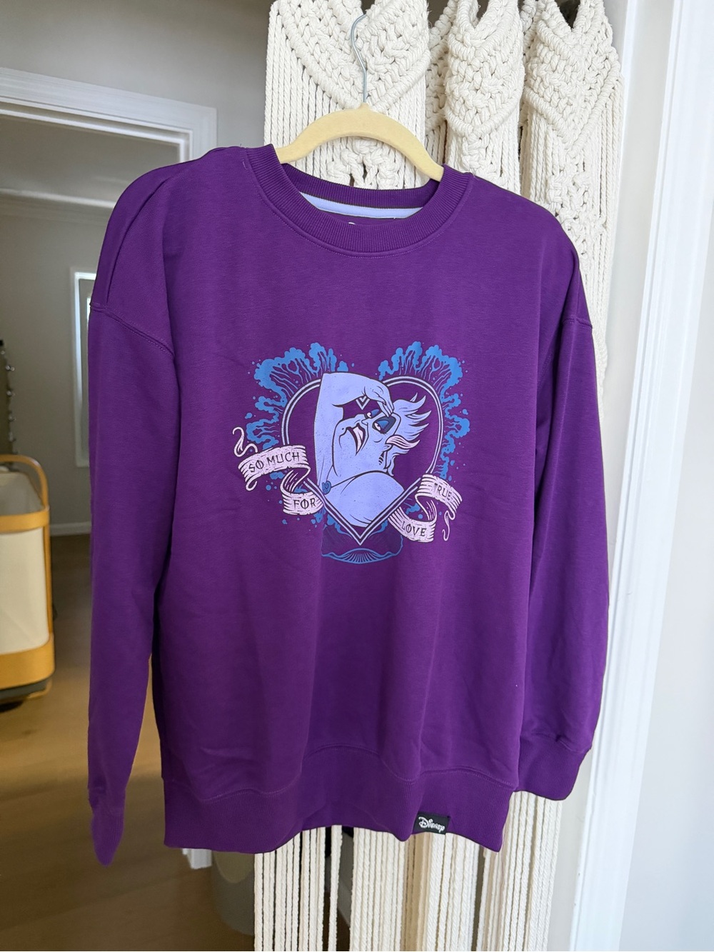 NWOT Disney Villain Ursula Sweatshirt - S